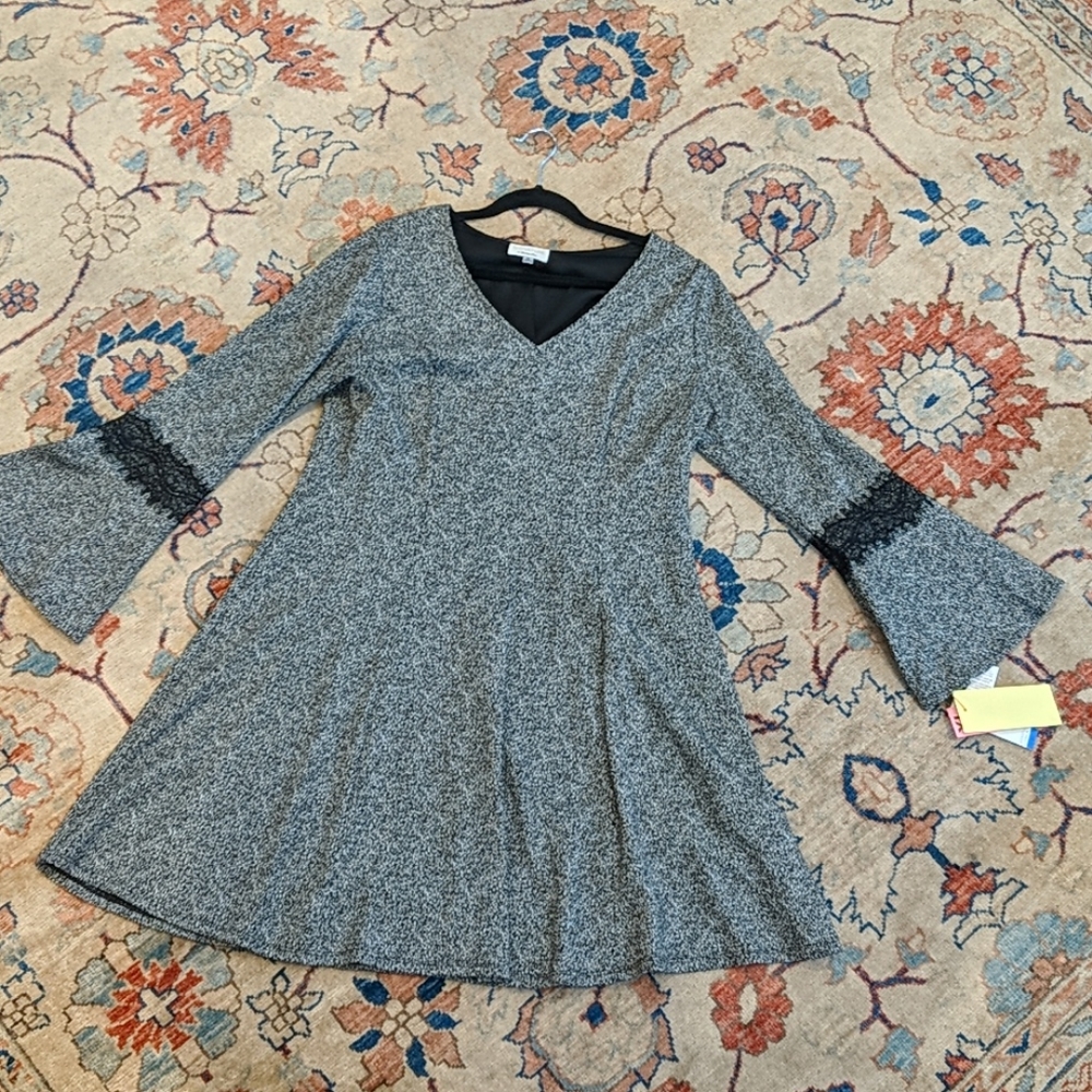 B&W dress with flouncy sleeves NWT